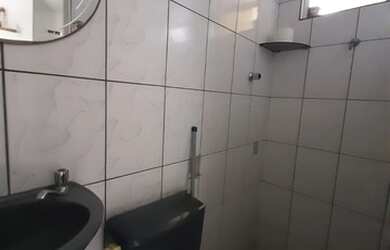 Imagem: A casa possui 3 Dormitórios, 4 Banheiros, 1 Vaga na garagem