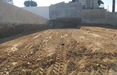 Imagem: O terreno possui 135m² de Área, Imóvel novo e está localizado