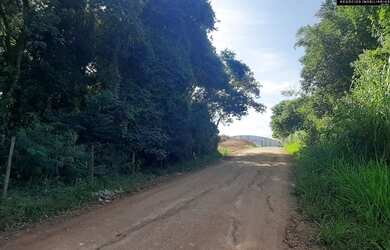 Imagem: O terreno à venda possui 450m² de Área e Imóvel novo e está