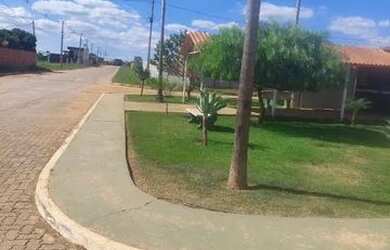 Imagem: A casa em condomínio possui 3 Dormitórios, 2 Banheiros, 5