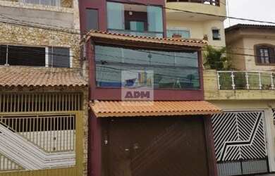 Imagem: A casa possui 3 Dormitórios, 4 Banheiros, 3 Vagas na garagem