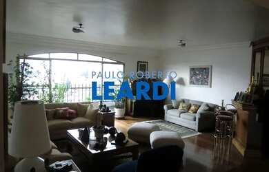 Imagem: O apartamento possui 4 Dormitórios, 5 Banheiros, 4 Vagas na