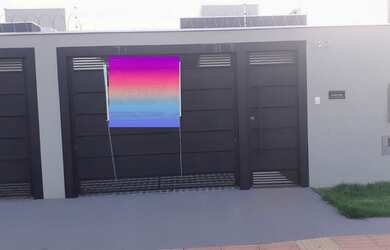 Imagem: A casa possui 2 Dormitórios, 1 Banheiro, 1 Vaga na garagem