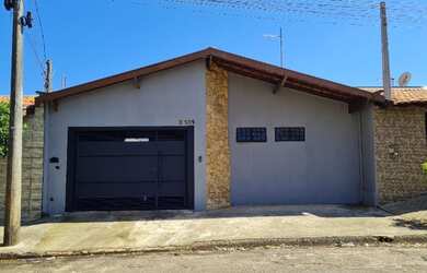 Imagem 1: Casa no Nobuji Nagasawa. 200m² de Área, 2 Vagas na garageme3 Dormitórios