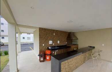 Imagem: O apartamento possui 2 Dormitórios, 1 Banheiro, 1 Vaga na garagem