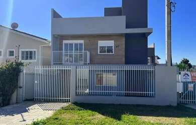 Imagem: A casa possui 2 Dormitórios, 1 Banheiro e está localizado