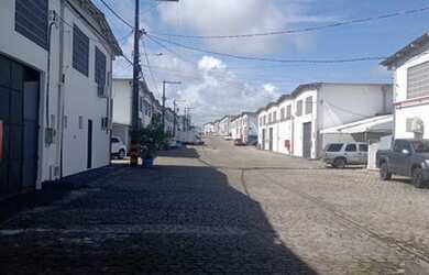 Imagem: O depósito possui 150m² de Área e está localizado em Portão