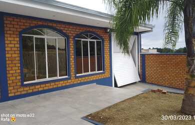 Imagem: A casa possui 2 Dormitórios, 1 Banheiro, 3 Vagas na garagem