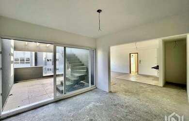 Imagem: O apartamento possui 3 Dormitórios, 3 Banheiros, 4 Vagas na