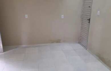 Imagem: A casa possui 2 Dormitórios, 2 Banheiros, 1 Vaga na garagem