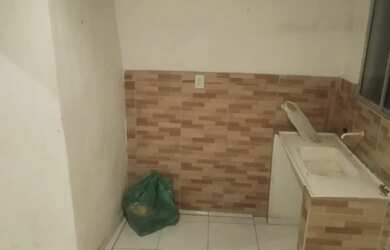 Imagem: A casa possui 1 Dormitório, 1 Banheiro e está localizado