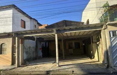 Imagem: A casa possui 2 Dormitórios, 2 Banheiros, 5 Vagas na garagem