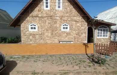 Imagem: A casa em condomínio possui 3 Dormitórios, 3 Banheiros, 2
