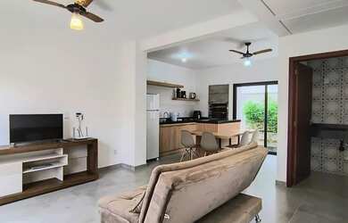 Imagem: A casa em condomínio possui 2 Dormitórios, 3 Banheiros, 2