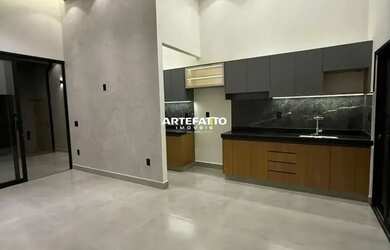 Imagem: A casa possui 2 Dormitórios, 2 Banheiros, 2 Vagas na garagem