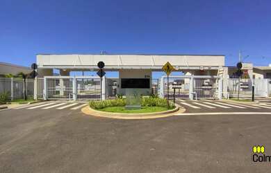 Imagem: A casa em condomínio possui 3 Dormitórios, 2 Banheiros, 1