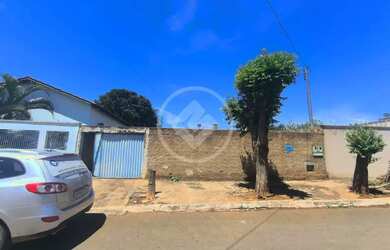 Imagem: A casa possui 2 Dormitórios, 1 Banheiro, 60m² de Área e