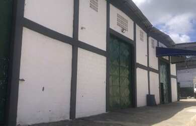 Imagem: O depósito possui 2 Vagas na garagem e está localizado em