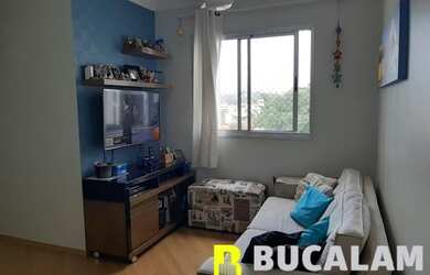 Imagem: O apartamento possui 2 Dormitórios, 1 Banheiro, 1 Vaga na garagem