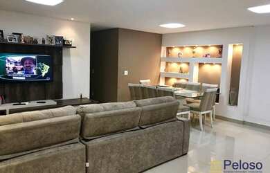 Imagem: O apartamento possui 3 Dormitórios, 3 Banheiros, 2 Vagas na