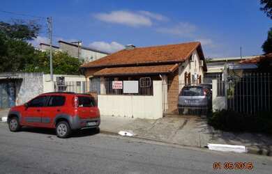 Imagem: A casa possui 4 Dormitórios, 3 Banheiros, 4 Vagas na garagem