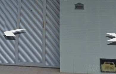 Imagem: A casa possui 3 Dormitórios, 1 Banheiro, 1 Vaga na garagem