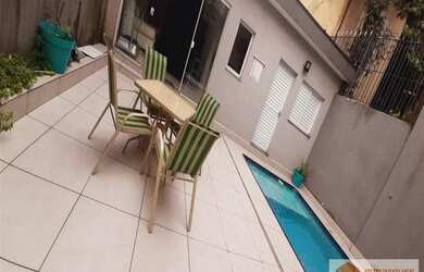 Imagem: A casa possui 3 Dormitórios, 2 Banheiros, 4 Vagas na garagem