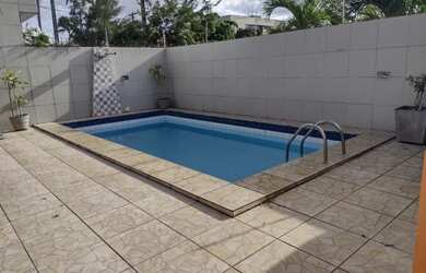 Imagem: A casa possui 4 Dormitórios, 3 Banheiros, 4 Vagas na garagem