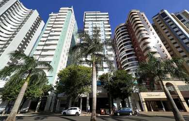 Imagem: O apartamento possui 4 Dormitórios, 4 Banheiros, 2 Vagas na