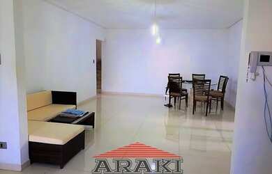 Imagem: A casa possui 4 Dormitórios, 3 Banheiros, 5 Vagas na garagem