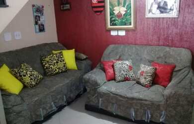 Imagem: A casa possui 2 Dormitórios, 1 Banheiro, 2 Vagas na garagem