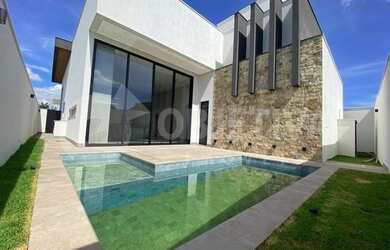 Imagem: A casa em condomínio possui 4 Dormitórios, 5 Banheiros, 4