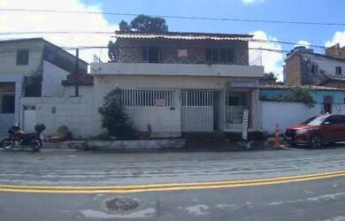 Imagem: A casa possui 4 Dormitórios, 4 Banheiros, 1 Vaga na garagem