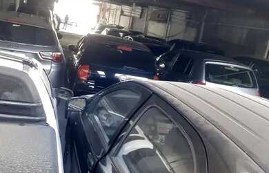 Imagem: O depósito possui 5 Vagas na garagem, 500m² de Área e está