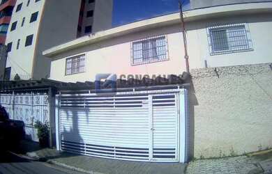 Imagem: A casa possui 2 Dormitórios, 2 Banheiros, 2 Vagas na garagem