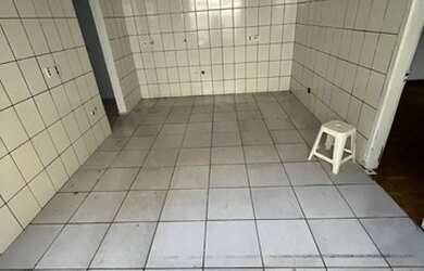 Imagem: O depósito possui 2 Vagas na garagem e 132m² de Área e está