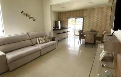 Imagem: A casa possui 3 Dormitórios, 3 Banheiros, 2 Vagas na garagem