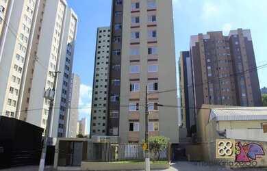 Imagem: O apartamento possui 3 Dormitórios, 1 Banheiro, 1 Vaga na garagem