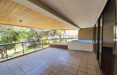 Imagem: O apartamento possui 4 Dormitórios, 4 Banheiros, 2 Vagas na