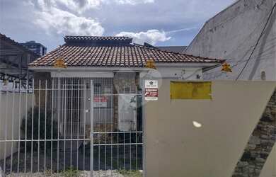 Imagem: A casa possui 5 Dormitórios, 4 Banheiros, 3 Vagas na garagem