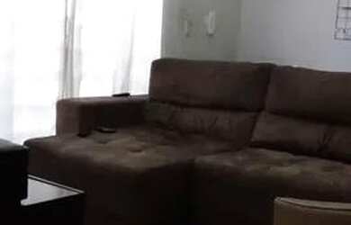 Imagem: A casa possui 2 Dormitórios, 1 Banheiro, 2 Vagas na garagem