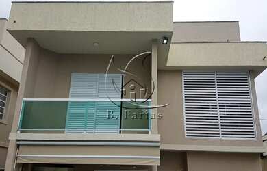 Imagem: A casa em condomínio possui 3 Dormitórios, 4 Banheiros, 3