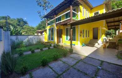 Imagem: A casa em condomínio possui 4 Dormitórios, 3 Banheiros, 2