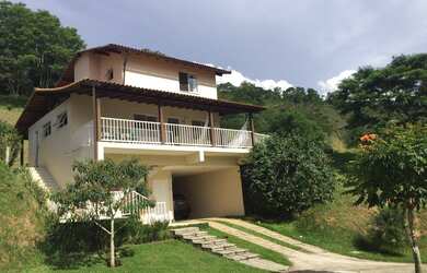 Imagem: A casa em condomínio à venda possui 3 Dormitórios, 1 Banheiro