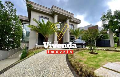 Imagem: A casa em condomínio possui 5 Dormitórios, 5 Banheiros, 5