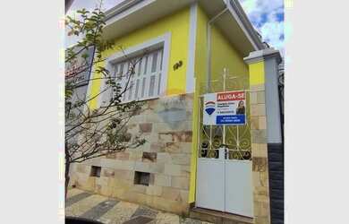 Imagem: A casa possui 3 Dormitórios, 1 Banheiro, 101m² de Área, Imóvel