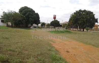 Imagem: O terreno à venda possui 4091m² de Área e está localizado