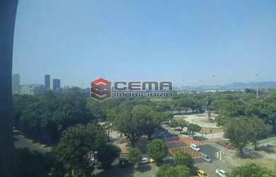 Imagem: O depósito possui 5 Vagas na garagem, 406m² de Área, Imóvel