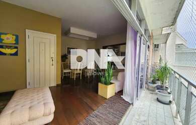 Imagem: O apartamento possui 4 Dormitórios, 1 Banheiro, 1 Vaga na garagem