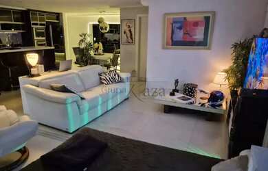 Imagem: O apartamento possui 2 Dormitórios, 2 Banheiros, 2 Vagas na